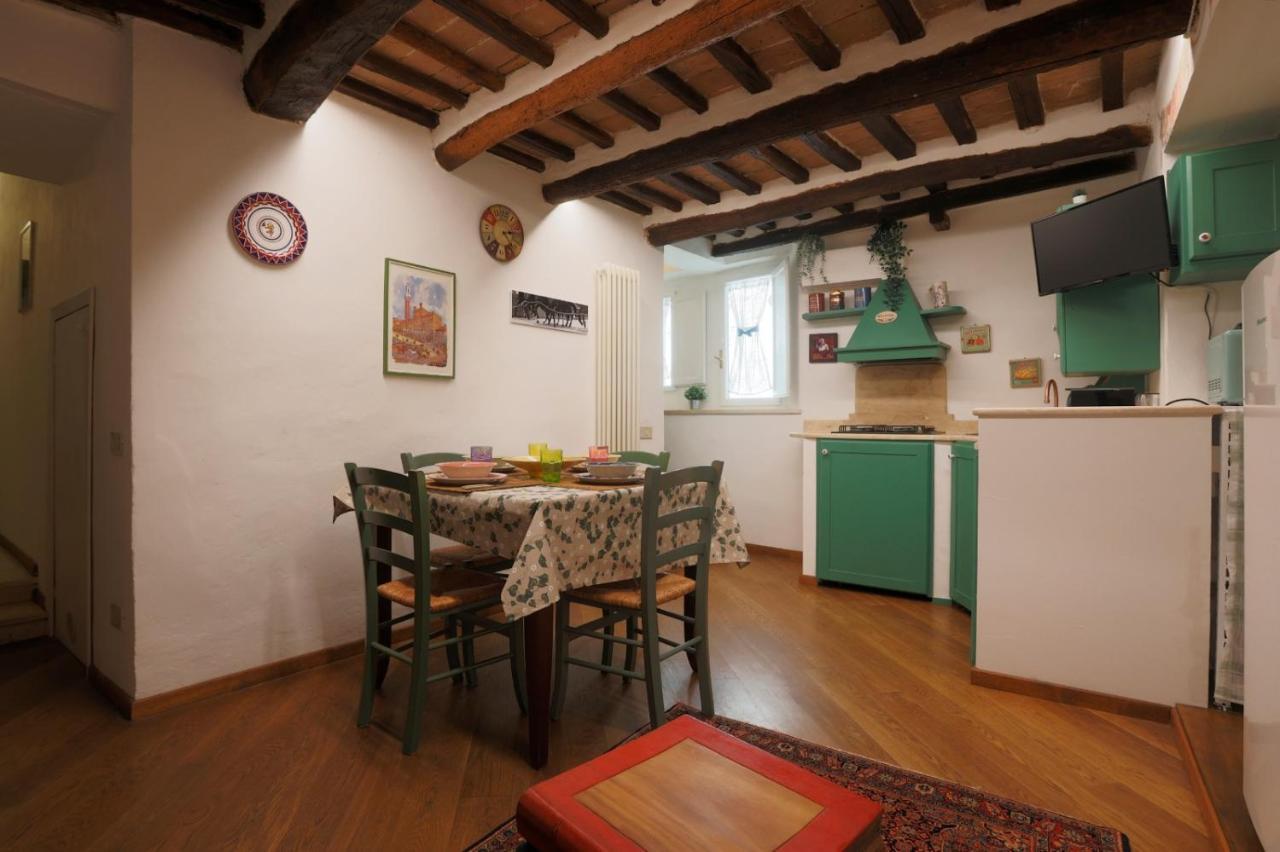 Mantellini Apartment Siena Bagian luar foto